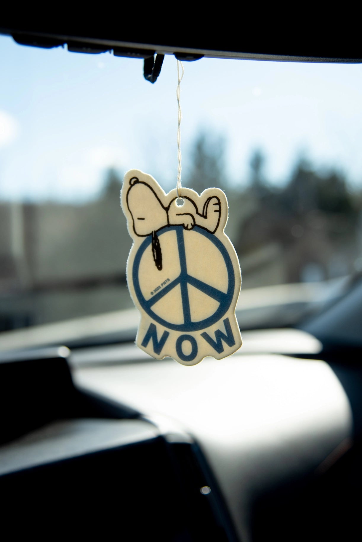 Snoopy Air Freshener ‘PEACE NOW’ - Fresh Linen Scent