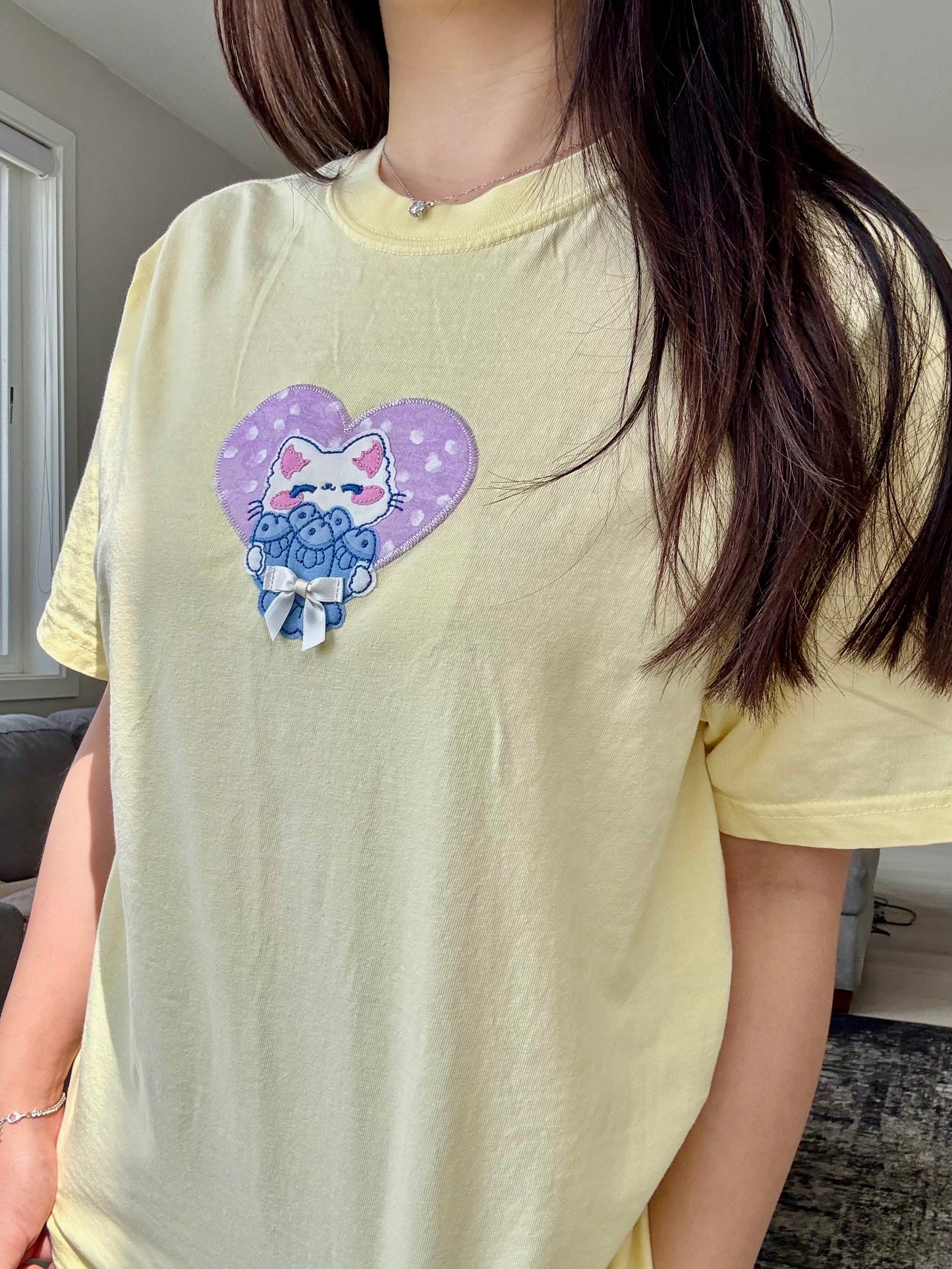 🐟 Cat with Fish Bouquet Embroidered Tee – Soft Girl Summer Graphic Shirt