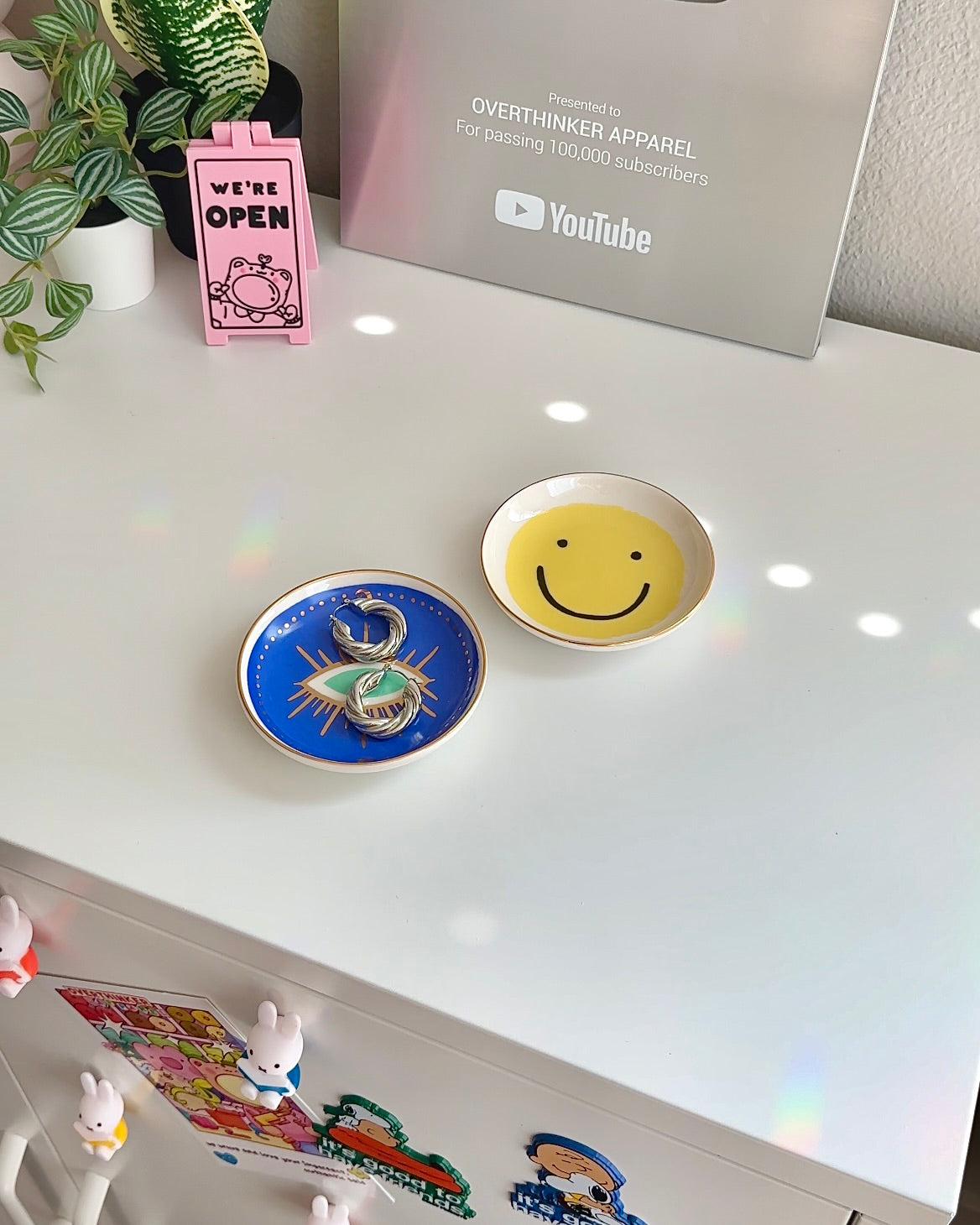 Smiley Face Ceramic Trinket Dish – Hand-Painted Joyful Jewelry Catchall with Gold Trim