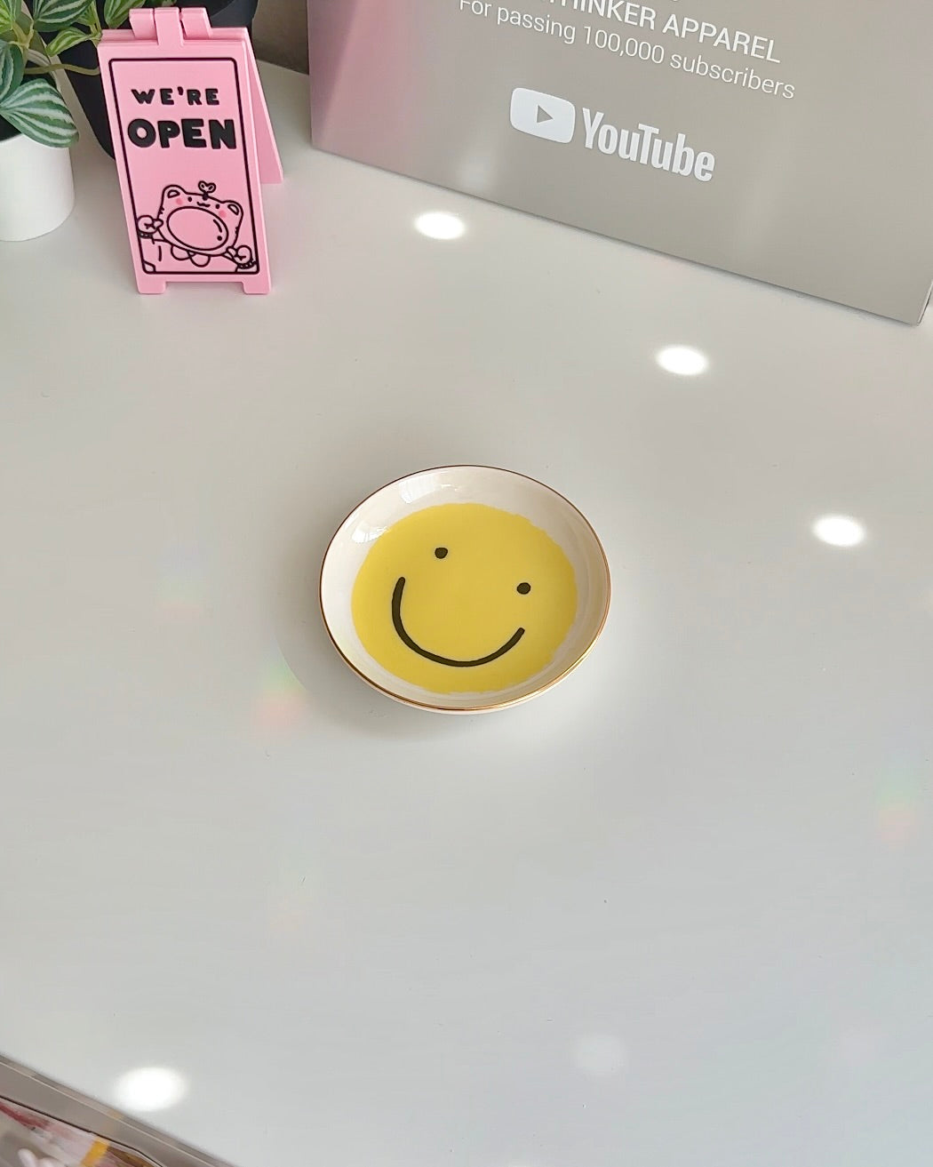 Smiley Face Ceramic Trinket Dish – Hand-Painted Joyful Jewelry Catchall with Gold Trim