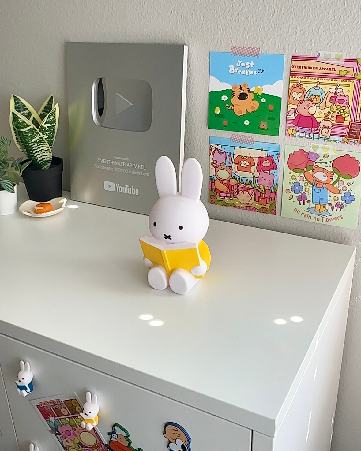 Miffy Reads Coin Bank (Medium) - Yellow