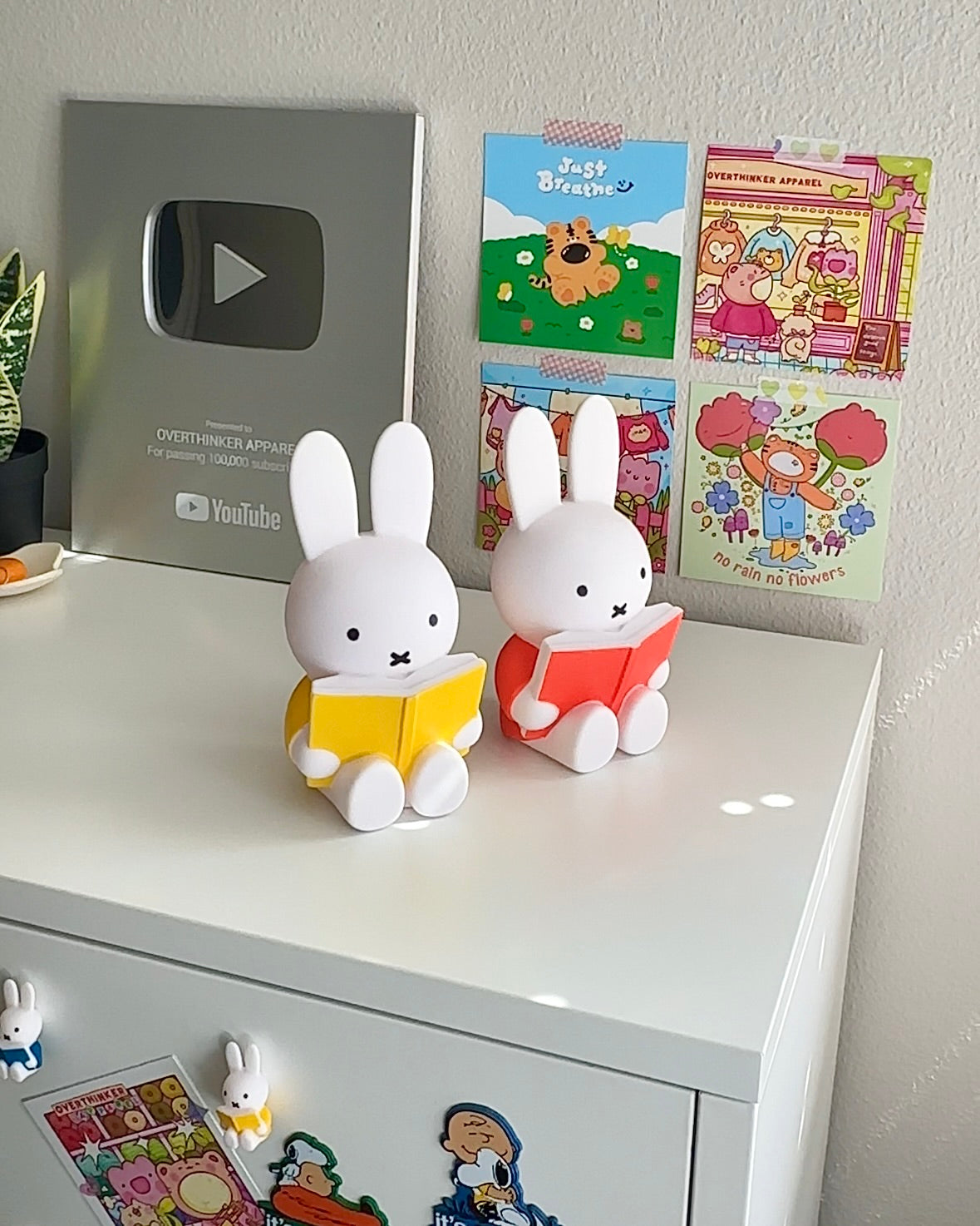 Miffy Reads Coin Bank (Medium) - Yellow