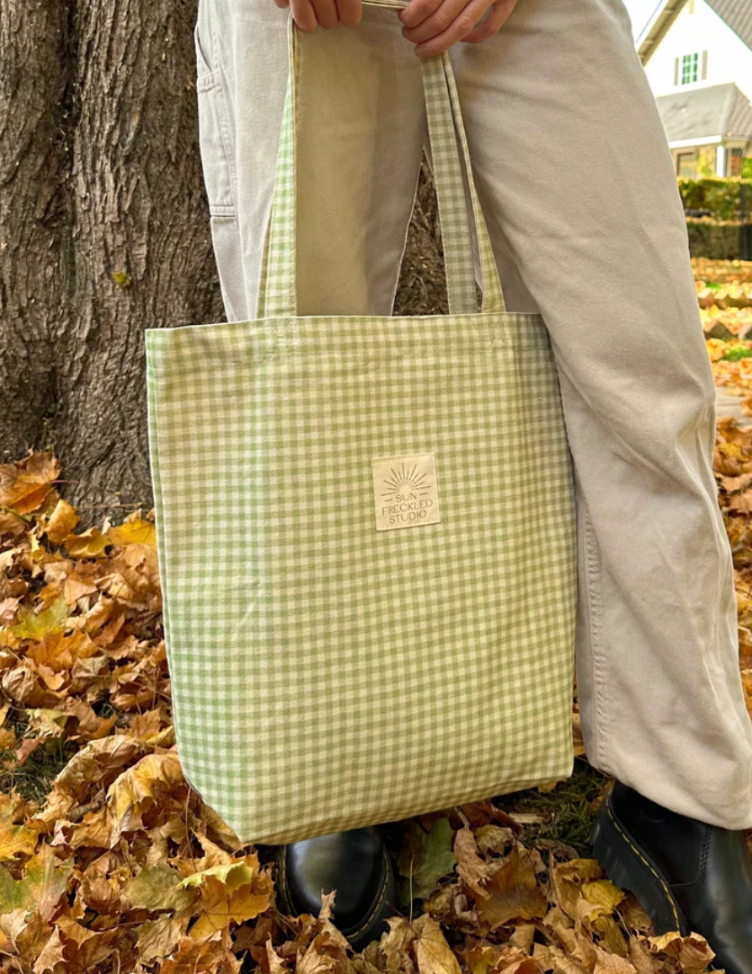 Sage Gingham Tote Bag – Vintage-Inspired Canvas Shoulder Bag with Pockets & Magnetic Closure