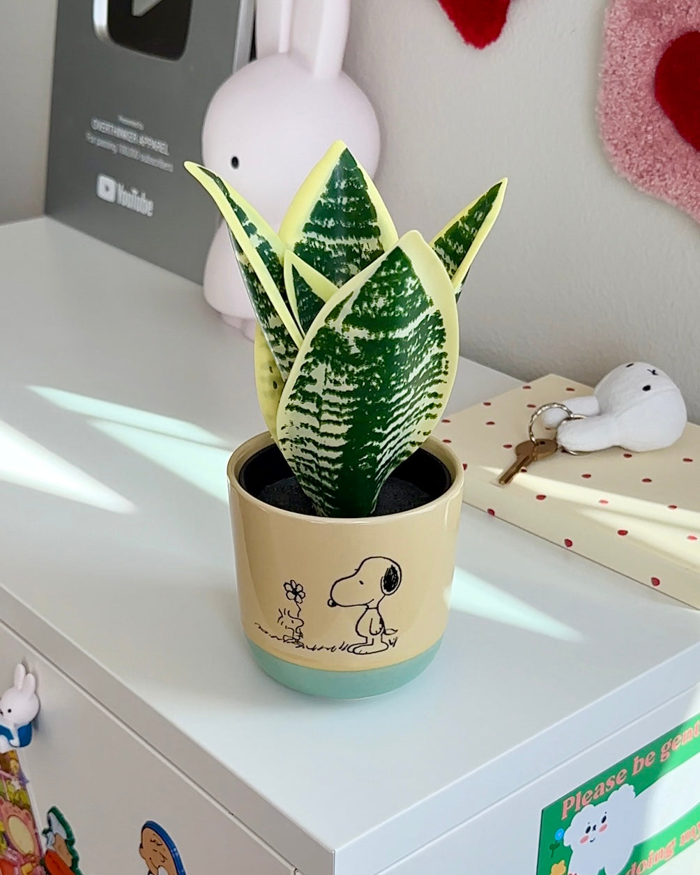Snoopy Ceramic Planter – Cute Stoneware Pot for Succulents, Peanuts® Official Gift, Cozy Dorm or Desk Decor