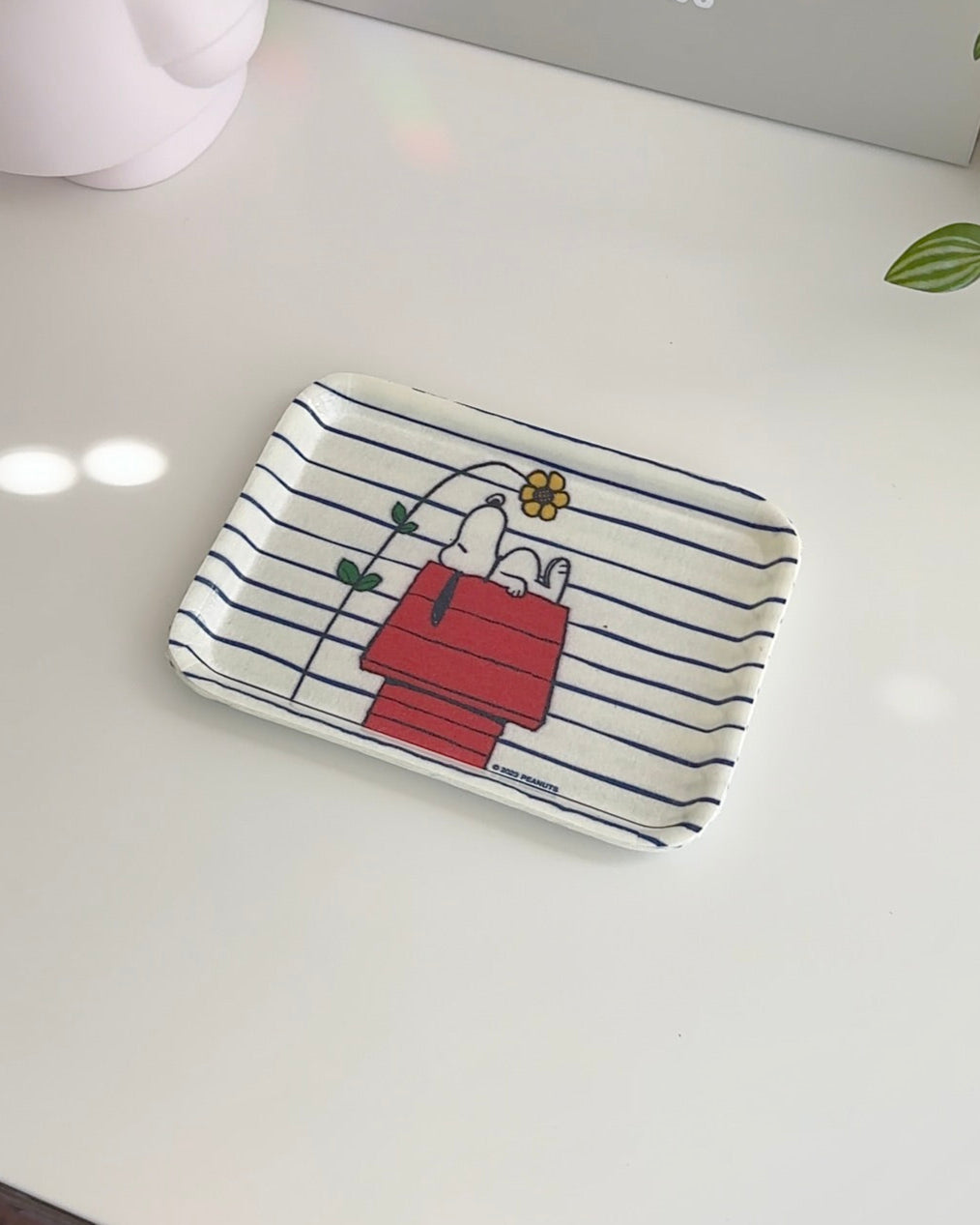 Peanuts catchall tray with Snoopy on red doghouse