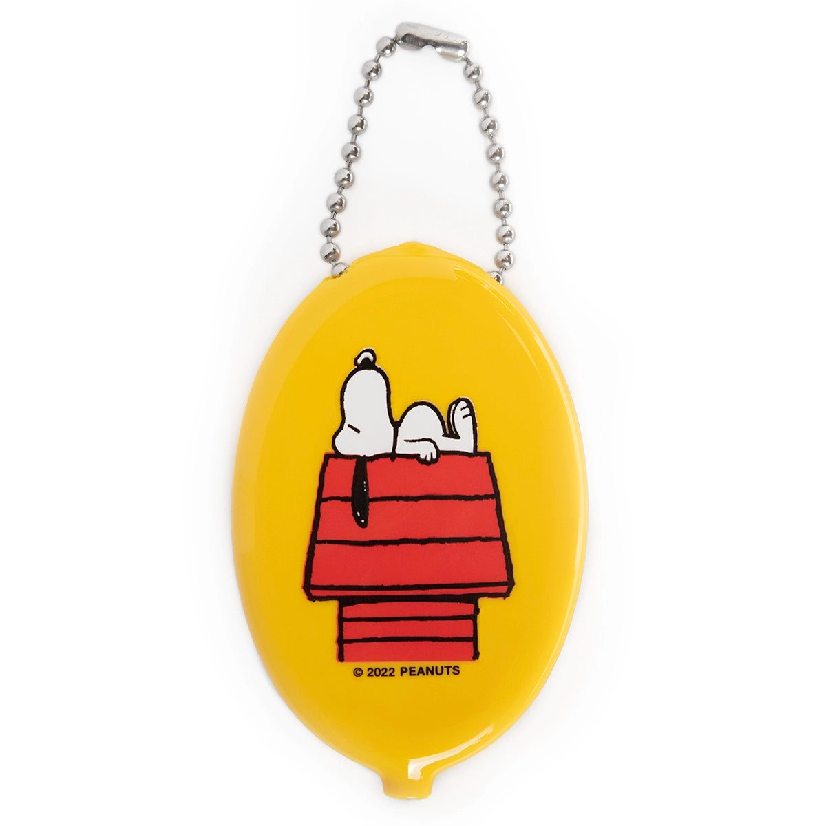 Yellow oval coin pouch with Snoopy napping on his iconic red doghouse. Features a vintage Peanuts illustration and silver keychain — the perfect nostalgic accessory for fans of Snoopy and classic cartoons.