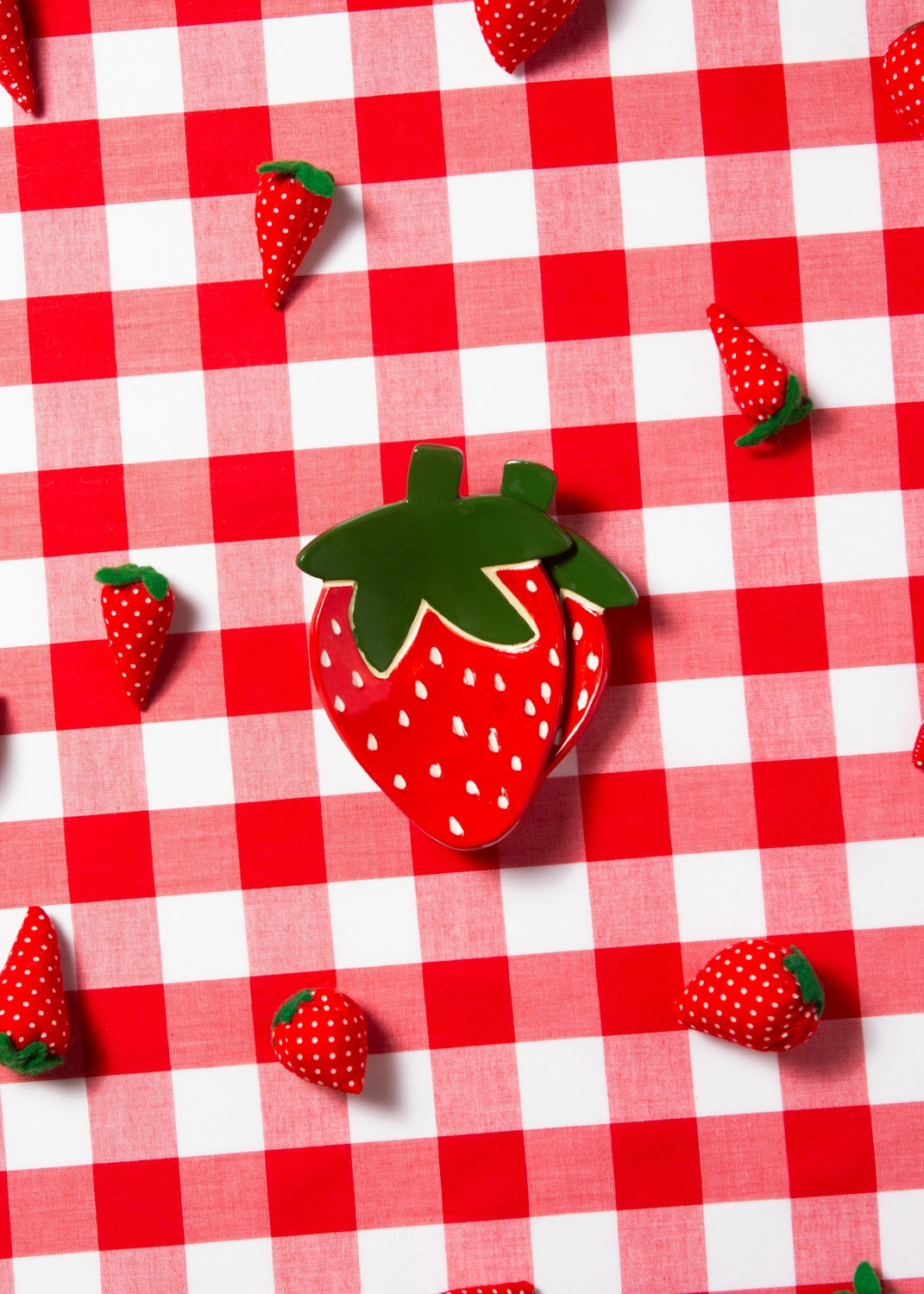 Strawberry Ceramic Trinket Dish – Handmade Jewelry Tray for Dorm & Desk Decor