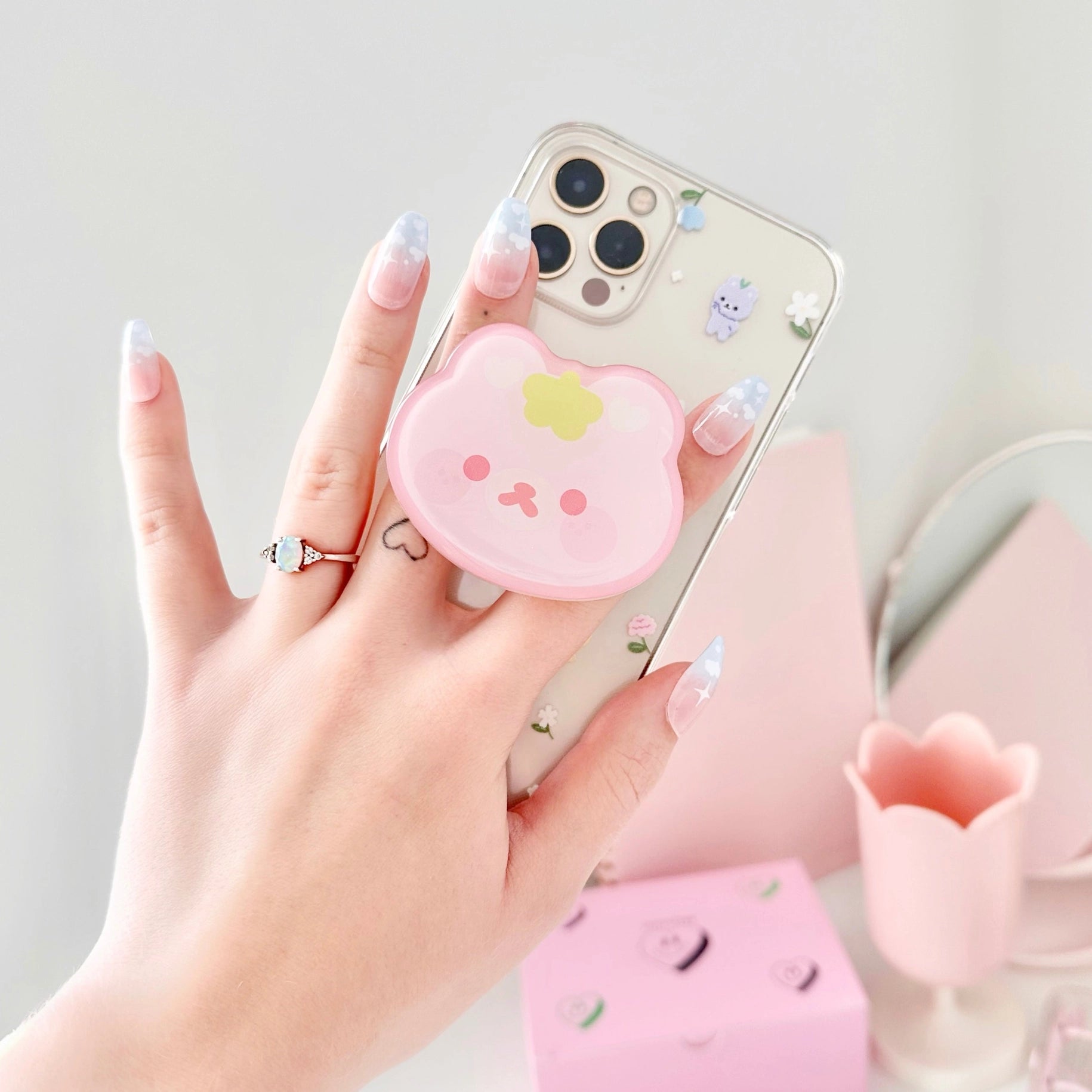 Cotton Candy Bear Kindle Grip – Cute & Comfy E-Reader + Tablet Holder for Book Lovers