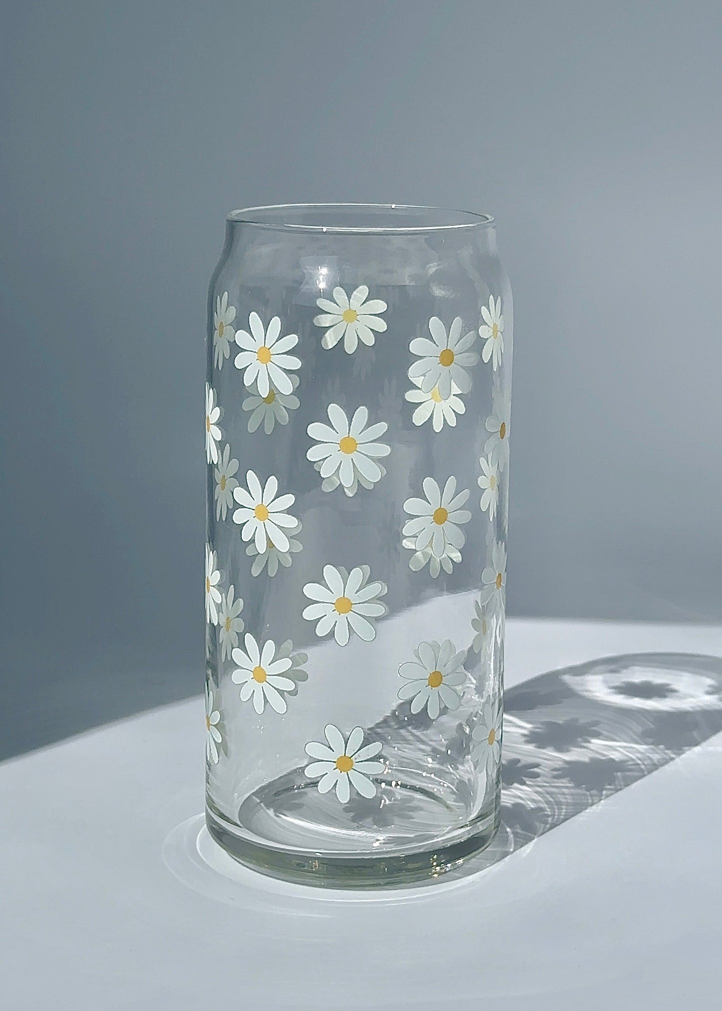 20 oz 'White Daisy' Glass Can