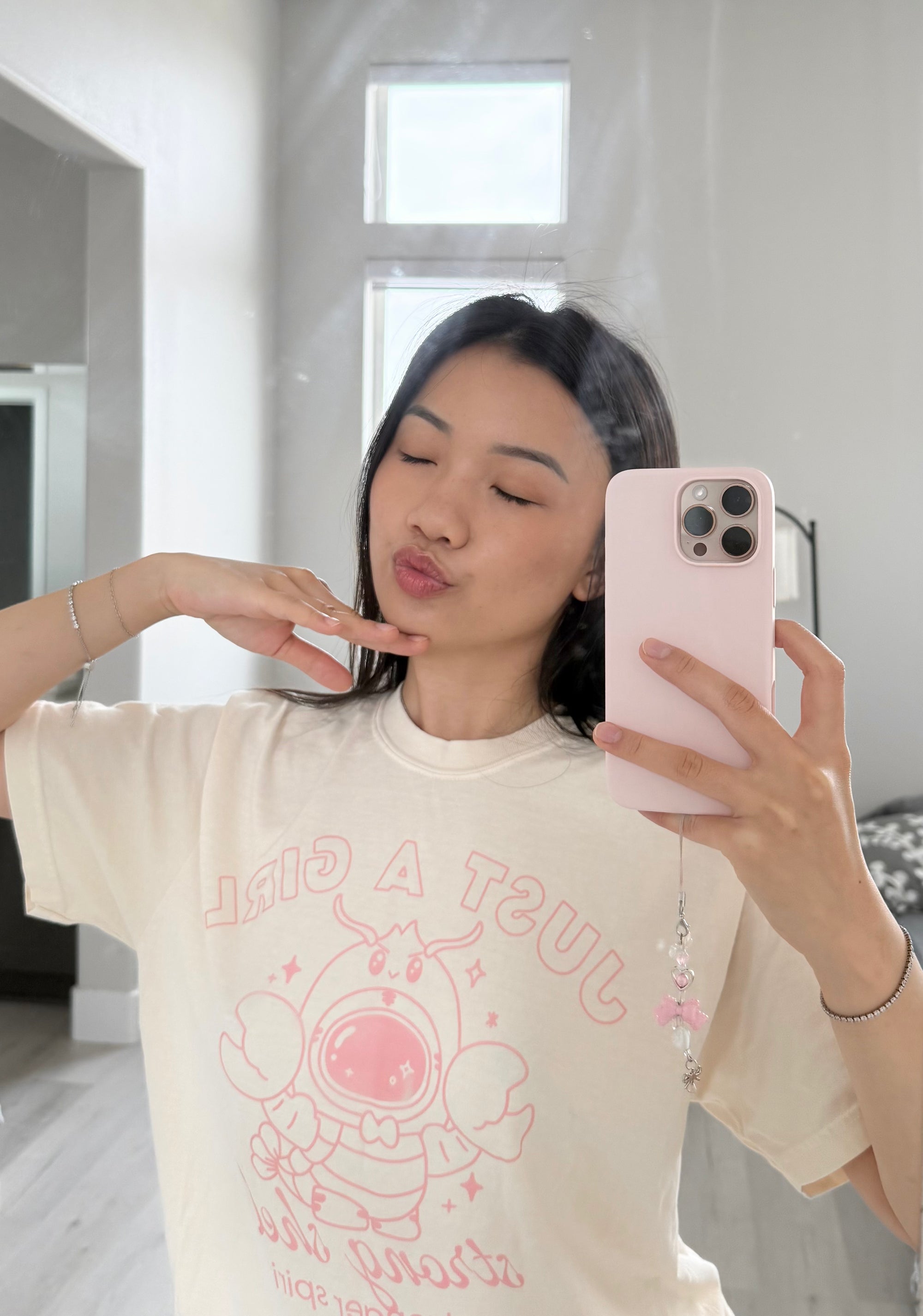 Just a Girl Lobster Graphic Tee – Ivory