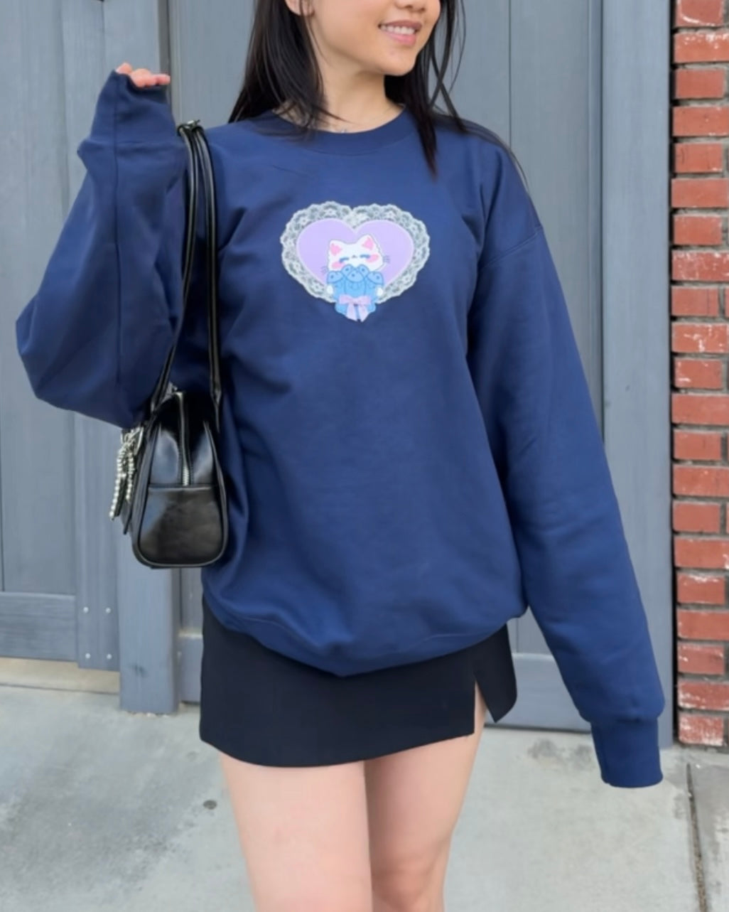🐟 Cat with a Fish Bouquet Lace Embroidered Crewneck Sweatshirt – Oversized Soft Girl Aesthetic