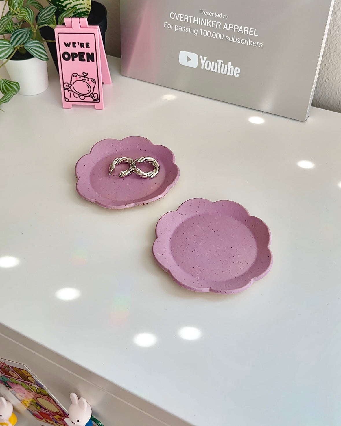 Lilac Flower Trinket Dish – Handmade Ceramic Catchall for Desk, Vanity & Dorm