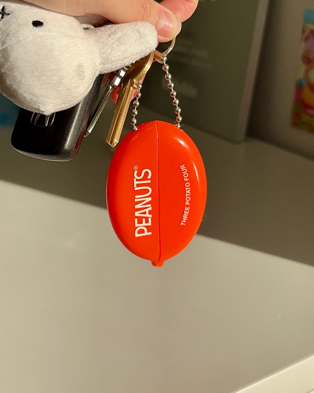 Snoopy Skateboard Coin Pouch Keychain – Retro Peanuts® Orange Vinyl Wallet
