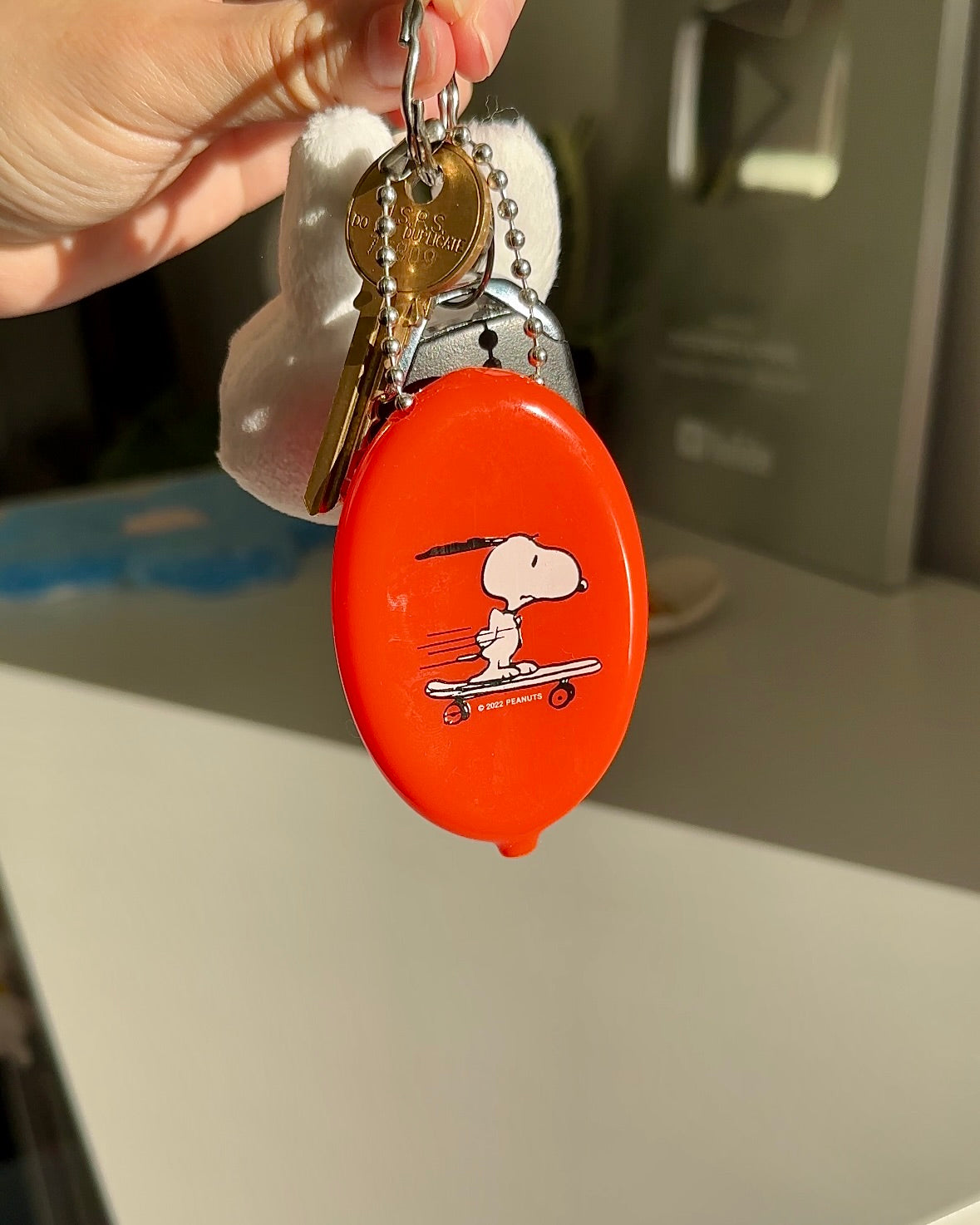Snoopy Skateboard Coin Pouch Keychain – Retro Peanuts® Orange Vinyl Wallet