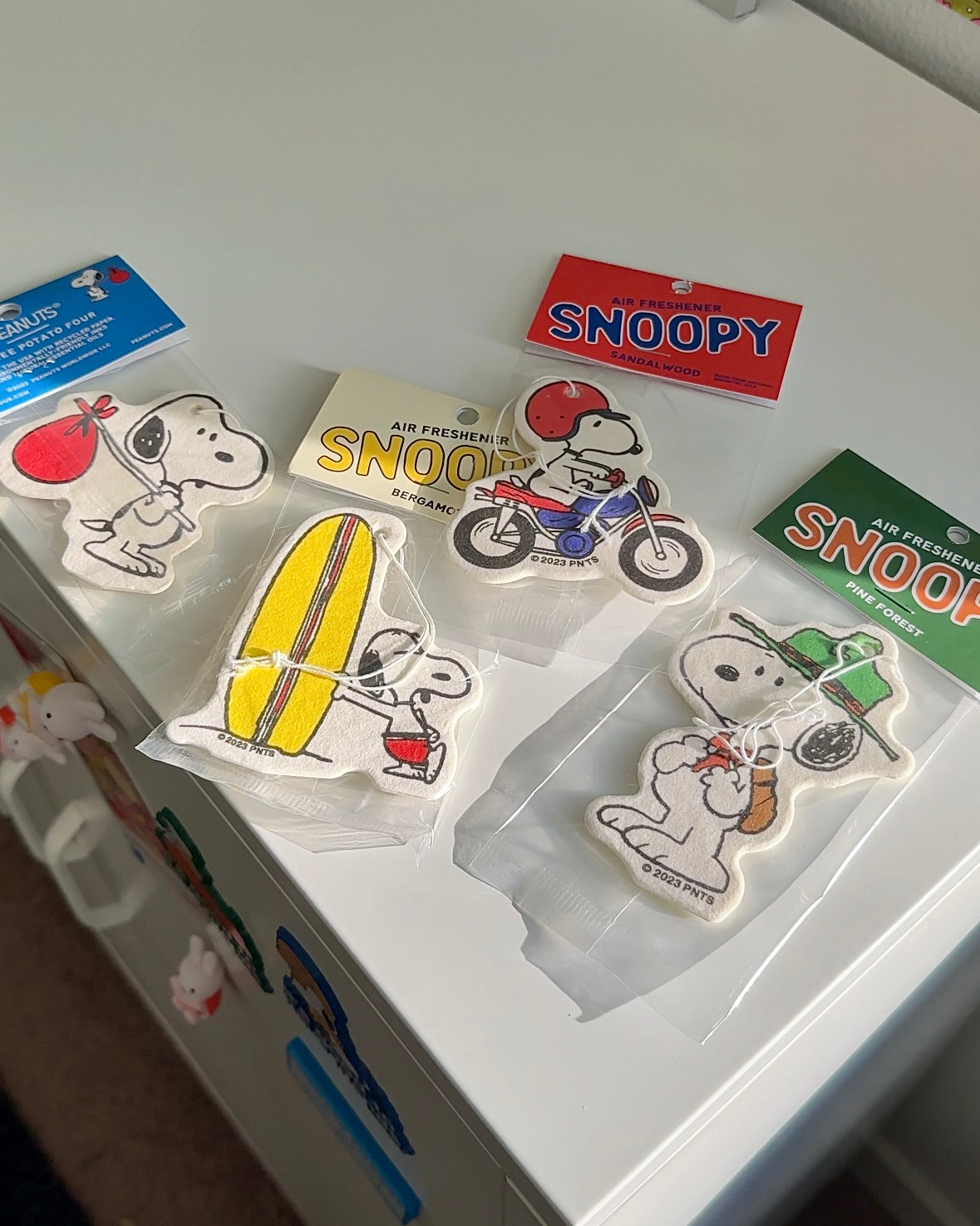 Snoopy Surfboard Air Freshener – Bergamot Scent Car Accessory for Cozy Interiors