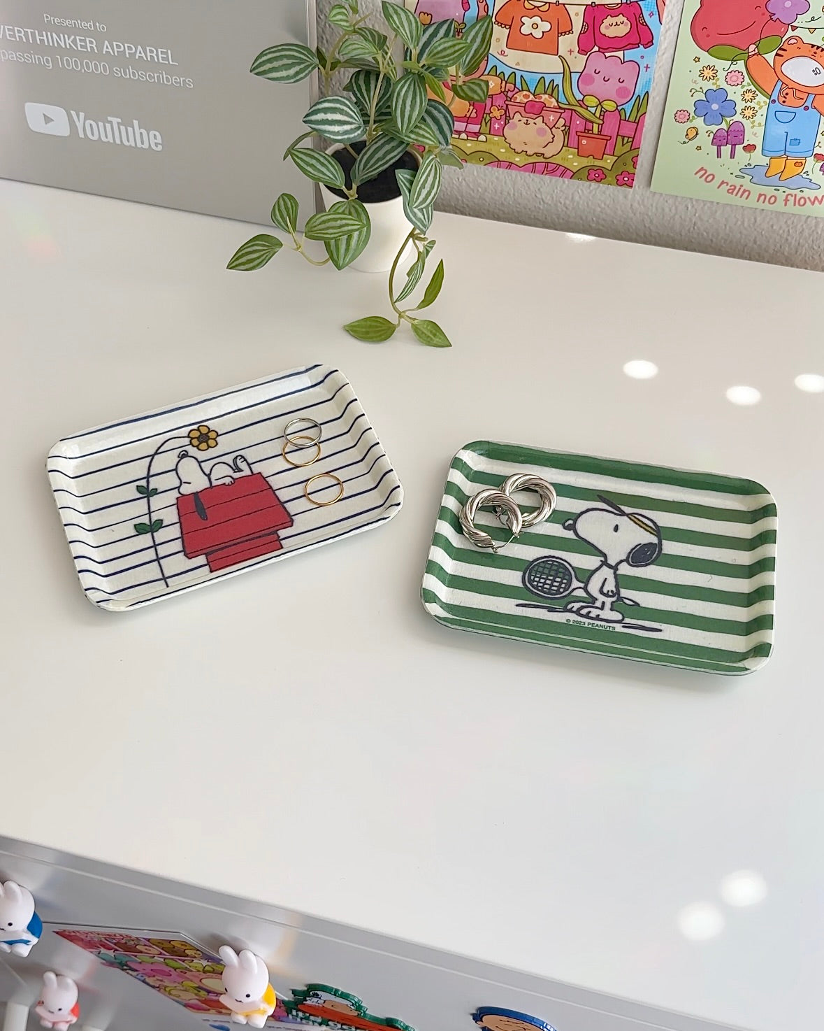 Snoopy Doghouse Tray – Peanuts® Jewelry Dish for Dorm, Desk & Cozy Decor
