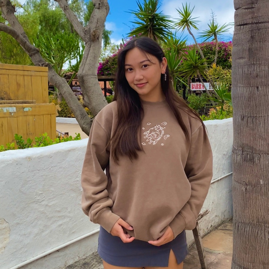 [OOPSIE] HANG IN THERE Midweight Embroidery Crewneck Sweatshirt - Clay
