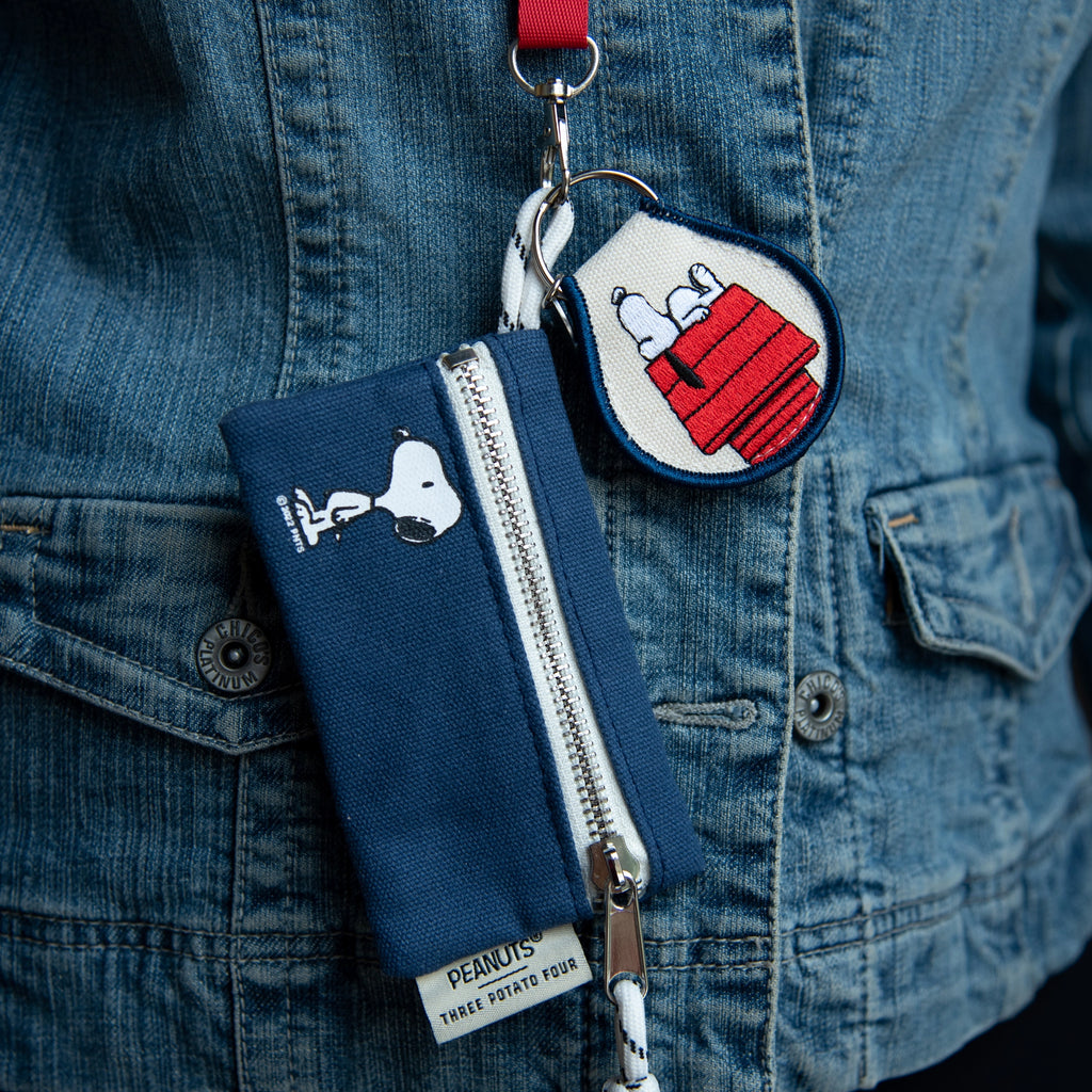 Snoopy Embroidered Keychain – Peanuts® Official Patch for Backpacks, Keys & Cozy Gifts