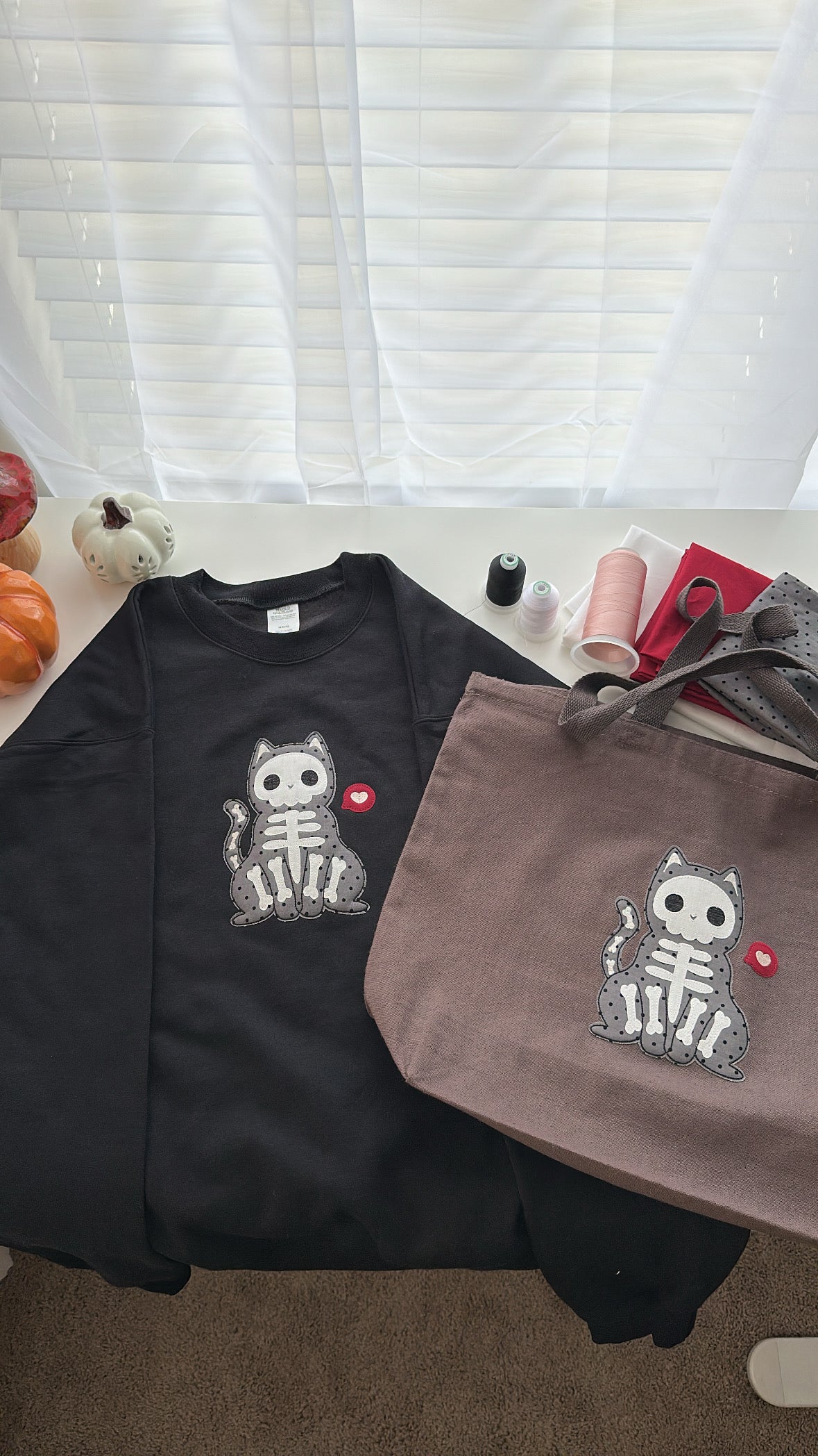 Skeleton Cat Patchwork Crewneck — Black Oversized Embroidered Sweatshirt