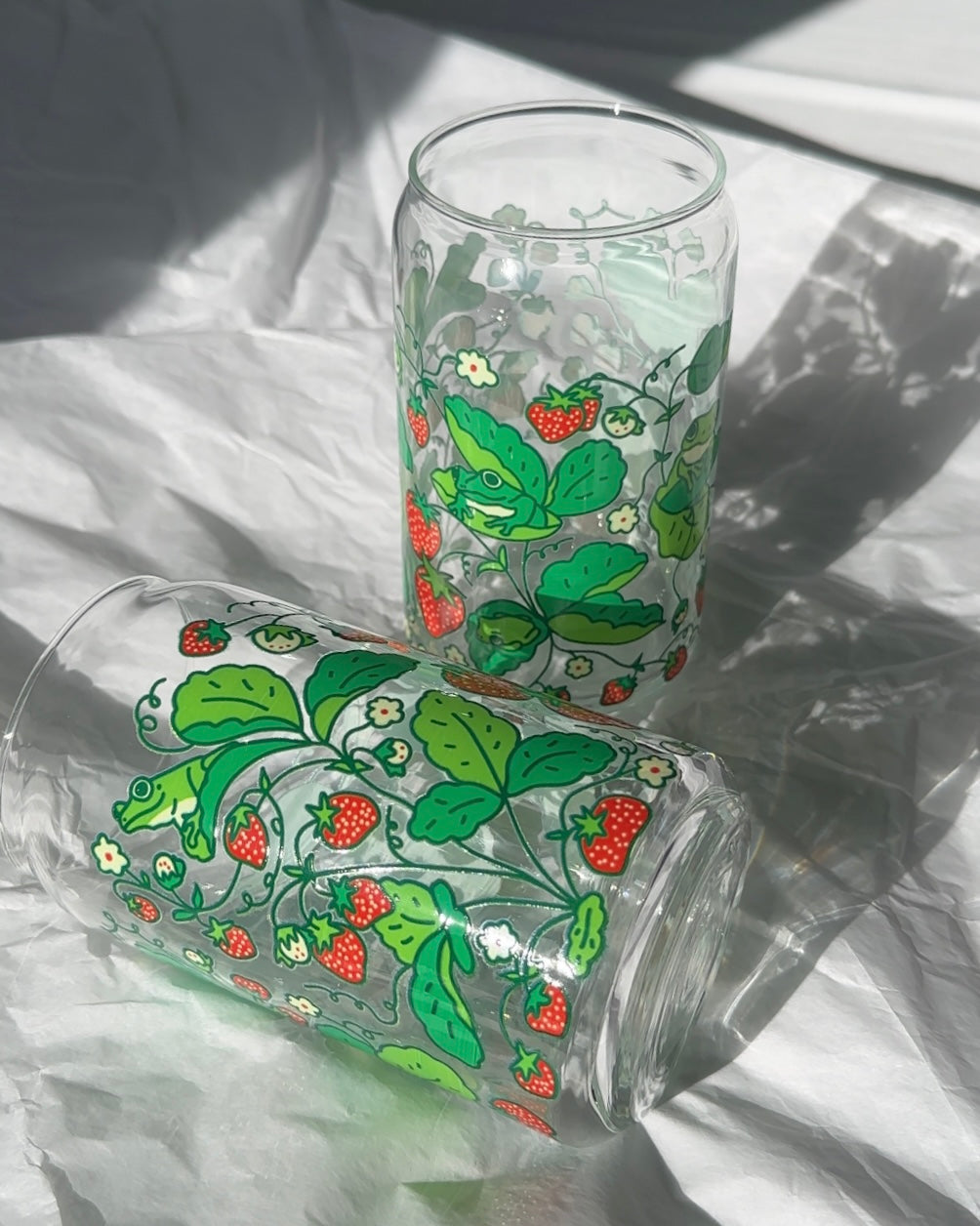 16 oz Strawberry Frog glass can with cottagecore frog and berry artwork